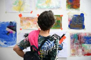 Alanus Forum e.V. | Acryl, Bildhauen, Bleistift, Collage, Eitempera, Encaustic, Filzen, Fotografie - digital, Gips, Gouache, Holzbildhauerei, intuitives Zeichnen, klassische Malerei, Kohle, kreatives Schreiben, Kreide, Linolschnitt, Mischtechnik / Mixed Media, Modellieren, Monotypie, Nähen, Naturfarben, Öl, Ölkreide, Papier, Pappmaché, Pastellkreide, Pigmente, Singen, Sketching, Speckstein, Steinbildhauerei, Stempeln, Sticken, Stoffbearbeitung, Struktur, Tanzen, Ton, Töpfern, Tusche, Wachs, Weben, Zeichnen Alanus Forum e.V. | Acryl, Bildhauen, Bleistift, Collage, Eitempera, Encaustic, Filzen, Fotografie - digital, Gips, Gouache, Holzbildhauerei, intuitives Zeichnen, klassische Malerei, Kohle, kreatives Schreiben, Kreide, Linolschnitt, Mischtechnik / Mixed Media, Modellieren, Monotypie, Nähen, Naturfarben, Öl, Ölkreide, Papier, Pappmaché, Pastellkreide, Pigmente, Singen, Sketching, Speckstein, Steinbildhauerei, Stempeln, Sticken, Stoffbearbeitung, Struktur, Tanzen, Ton, Töpfern, Tusche, Wachs, Weben, Zeichnen